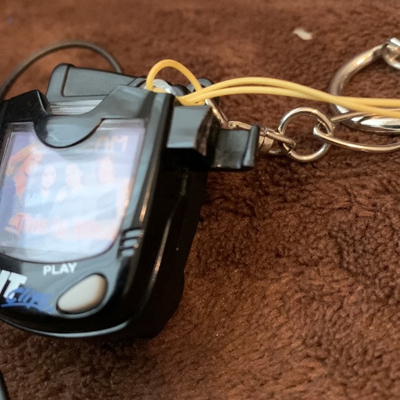 Tiger Electronics Micro Personal Player Hit Clips Music Player With Dream Song - Picture 4 of 7